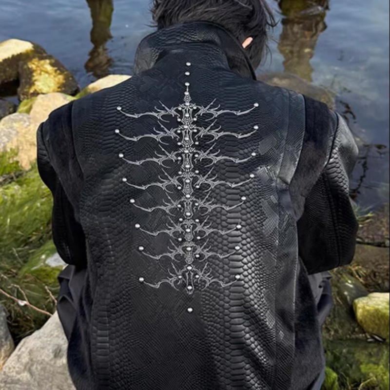 Giacca Nera da Uomo con Stampa - Embroidery Jacket recensione e prezzo