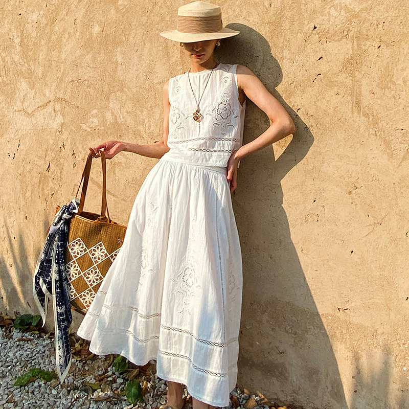 Top Senza Maniche in Cotone Bi - Embroidery Class recensione e prezzo