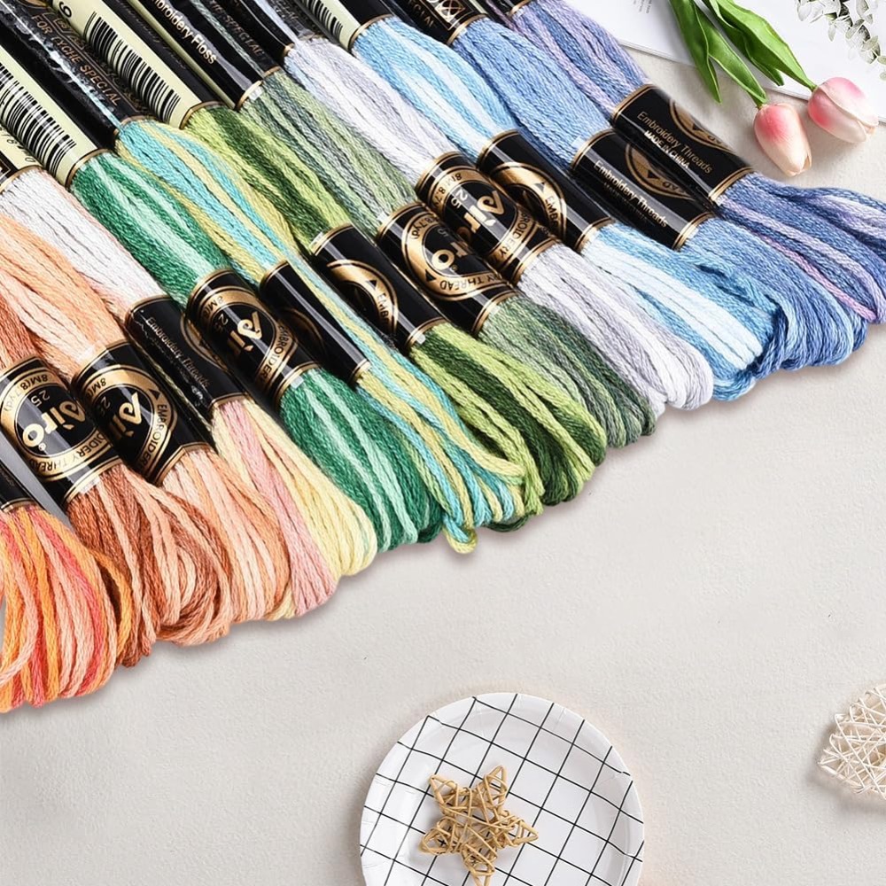 12 Gomitoli 105 Iarde Filo da  - Embroidery Bracelet recensione e prezzo